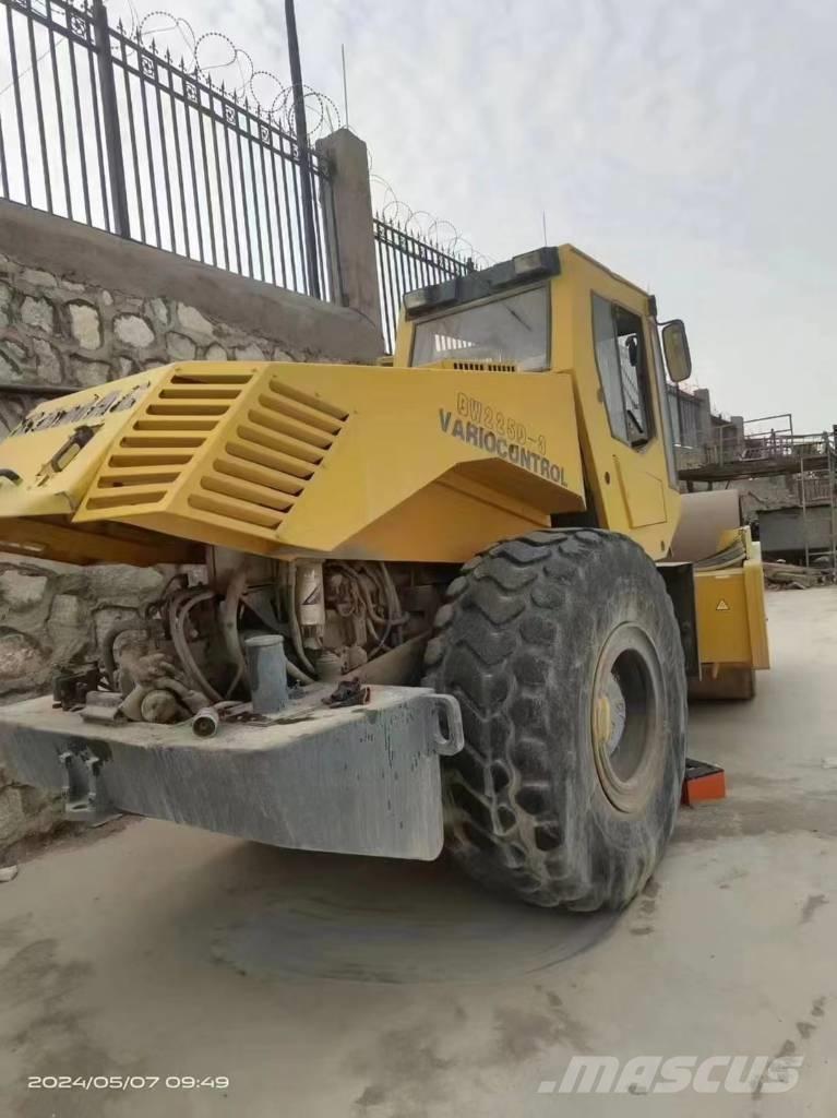 Bomag bw225d-3 Valjci sa dvojnim bubnjem