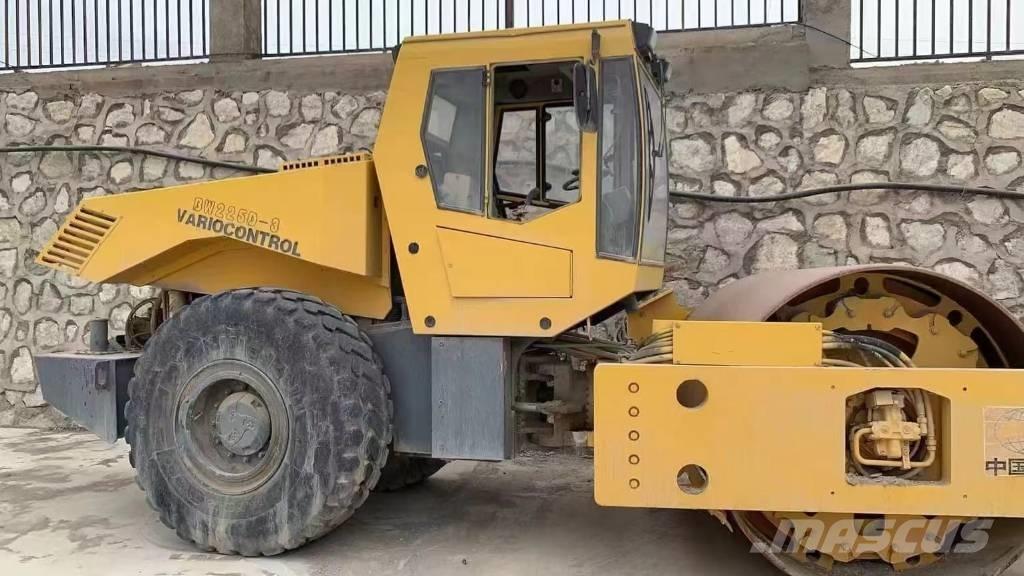 Bomag bw225d-3 Valjci sa dvojnim bubnjem