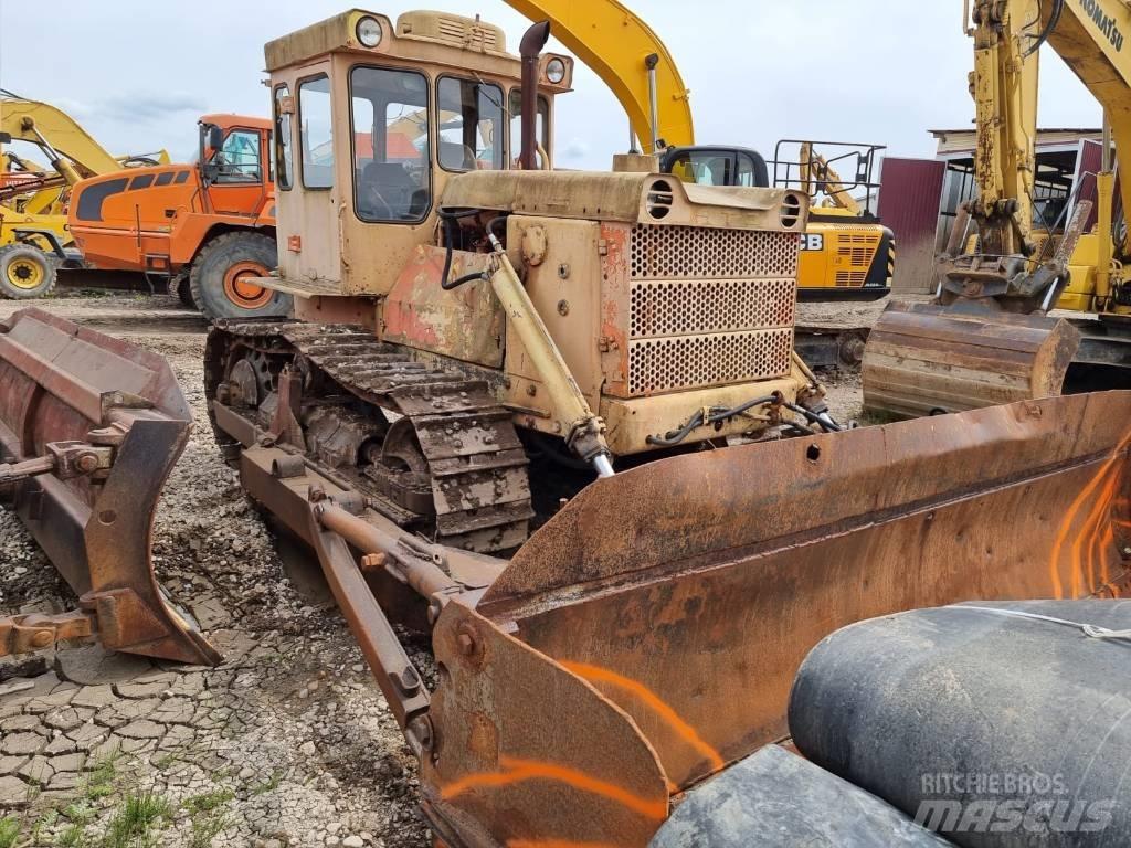 CAT T 130 Buldožeri gusjeničari