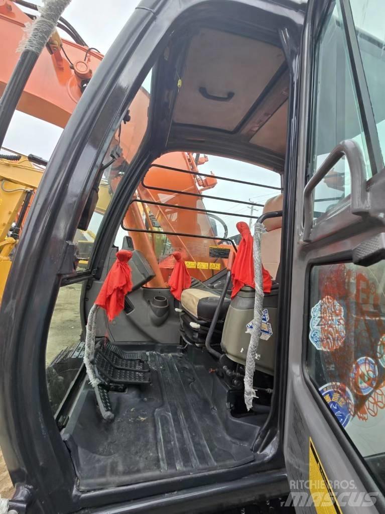 Hitachi ZX 135 US Bageri gusjeničari