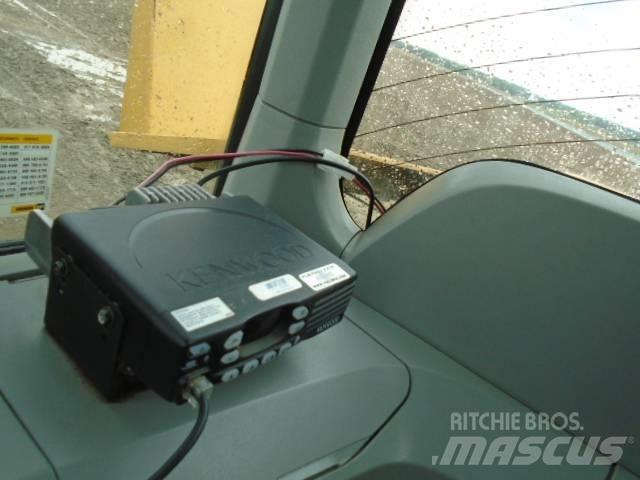CAT 938M Utovarivači na kotačima