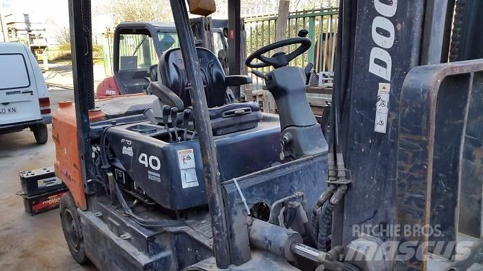 Doosan D40 SC-5 Dizelski viličari