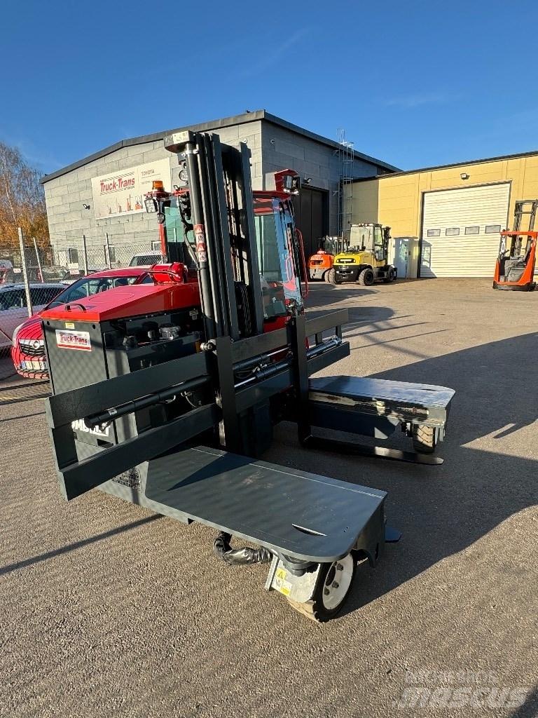 Combilift C3000ET Viličari sa 4-stranskim dohvatom