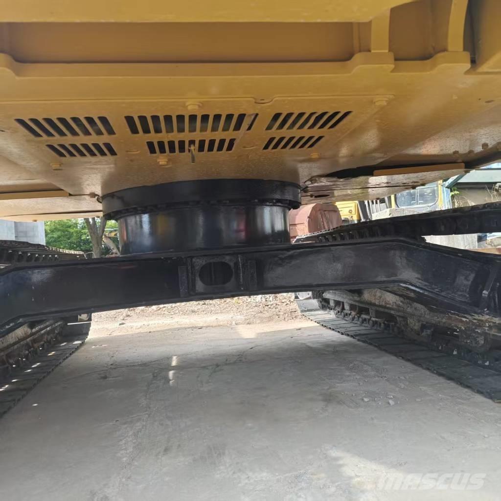 CAT 310 Bageri gusjeničari