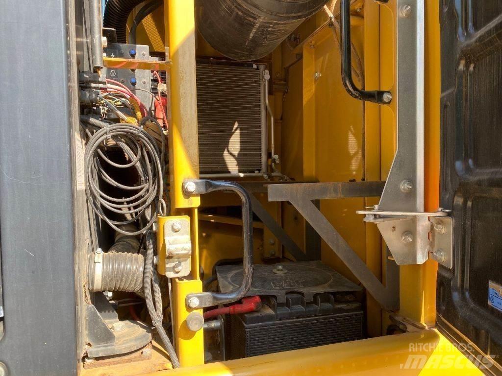CAT 324E Bageri gusjeničari