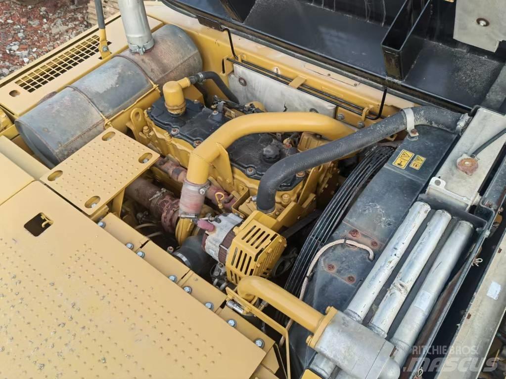 CAT 325 D2 Bageri gusjeničari