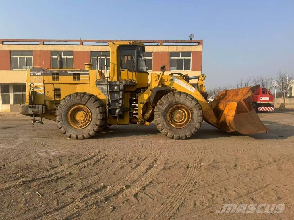 Komatsu WA 600-3 Utovarivači na kotačima