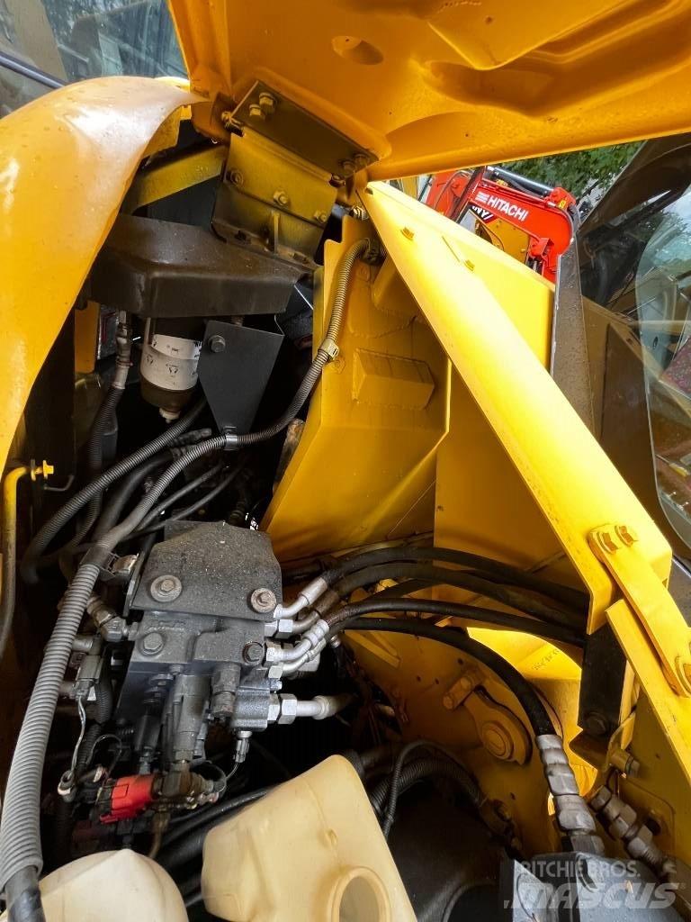 Komatsu PC78US-8 Bageri gusjeničari