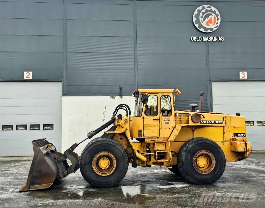 Volvo L 120 Utovarivači na kotačima