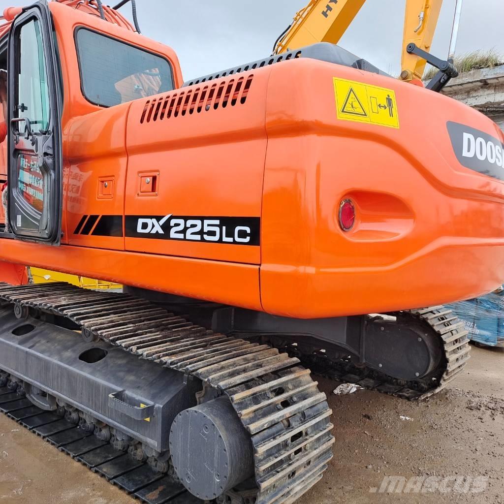 Doosan DX 225 LC Bageri gusjeničari