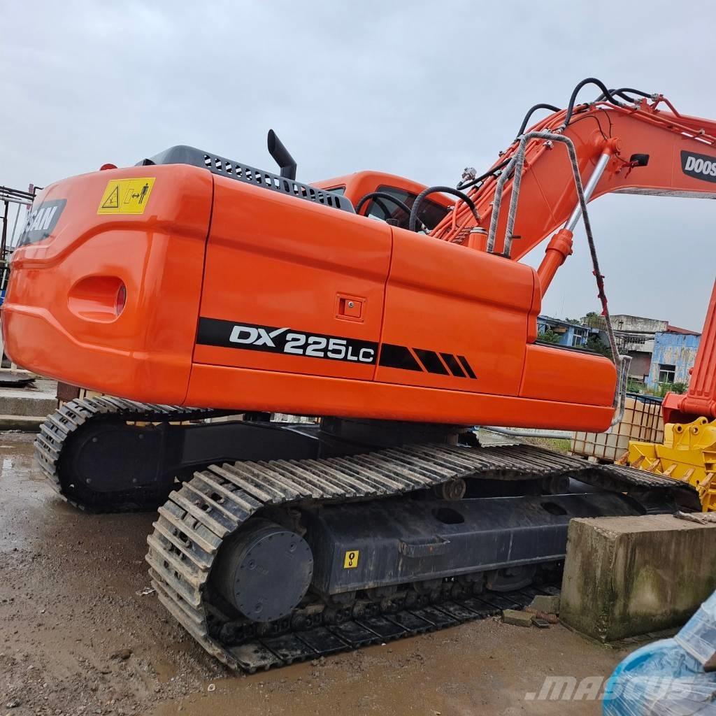 Doosan DX 225 LC Bageri gusjeničari