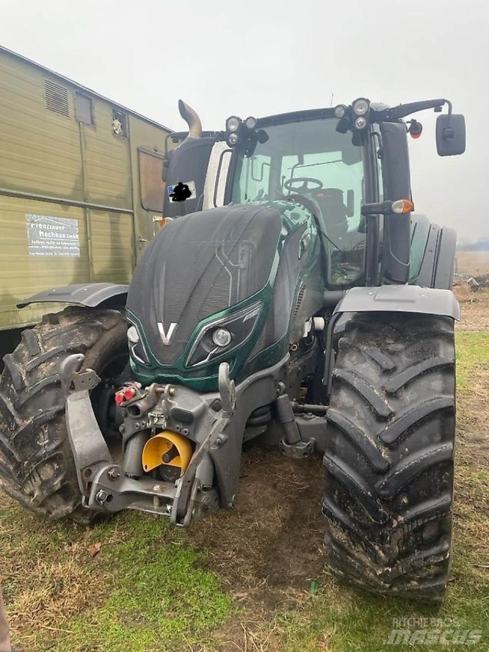 Valtra T 174 E Traktori