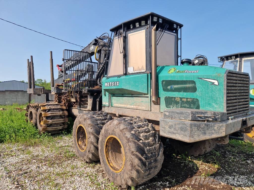Metsis 608F Forvarderi