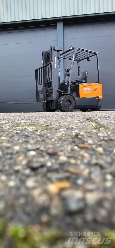 Doosan B 25 X-7 Električni viličari