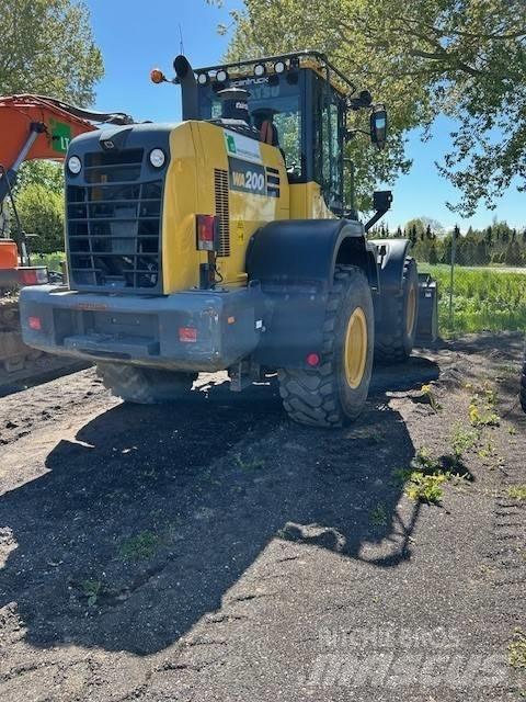 Komatsu WA200-8 Utovarivači na kotačima
