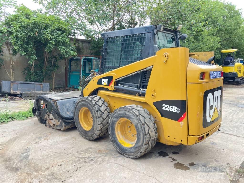 CAT 226B Skid steer mini utovarivači