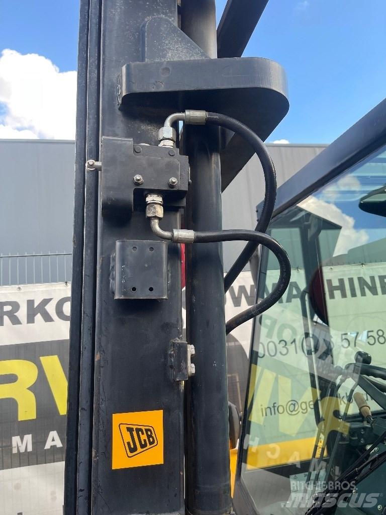JCB 930 Terenski viličar
