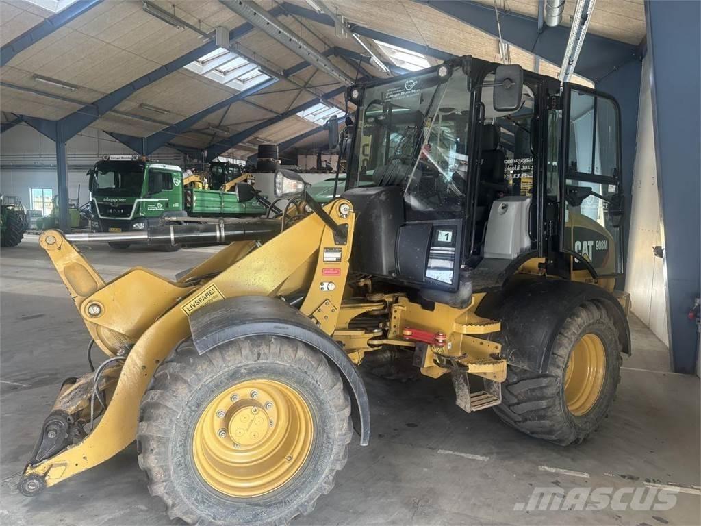 CAT 908M Višenamjenski utovarivači