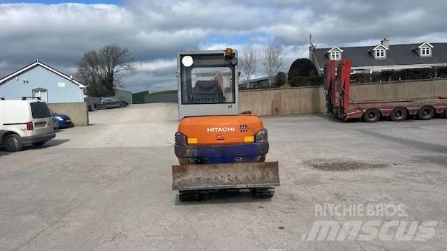Hitachi EX 30 Mini bageri <7t