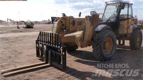 CAT TH560B Teleskopski viličari