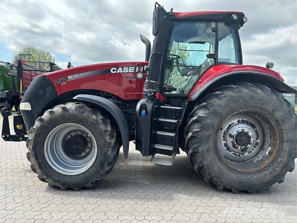 Case IH IH CVX 310 Traktori