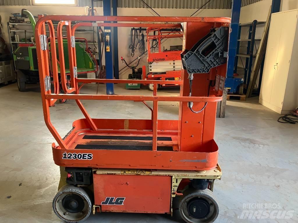 JLG 1230 ES Vertikalne radne podizne platforme