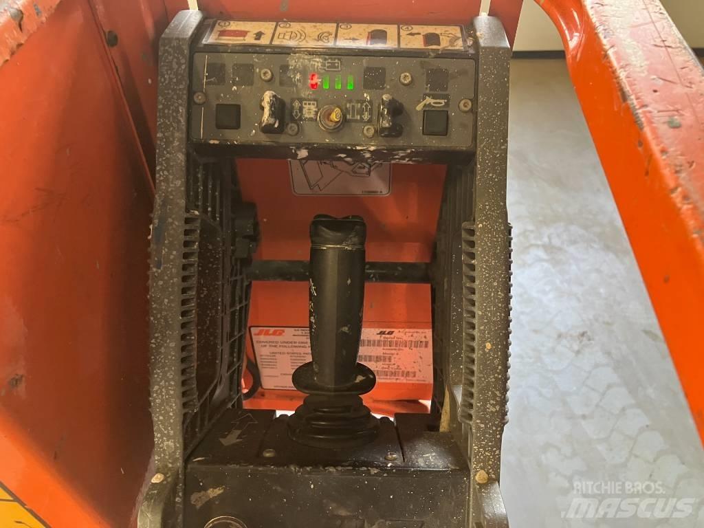 JLG 1230 ES Vertikalne radne podizne platforme