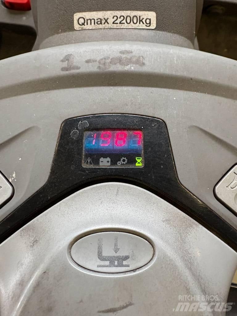 Cesab P322 Nisko podizni električni viličar sa platformu