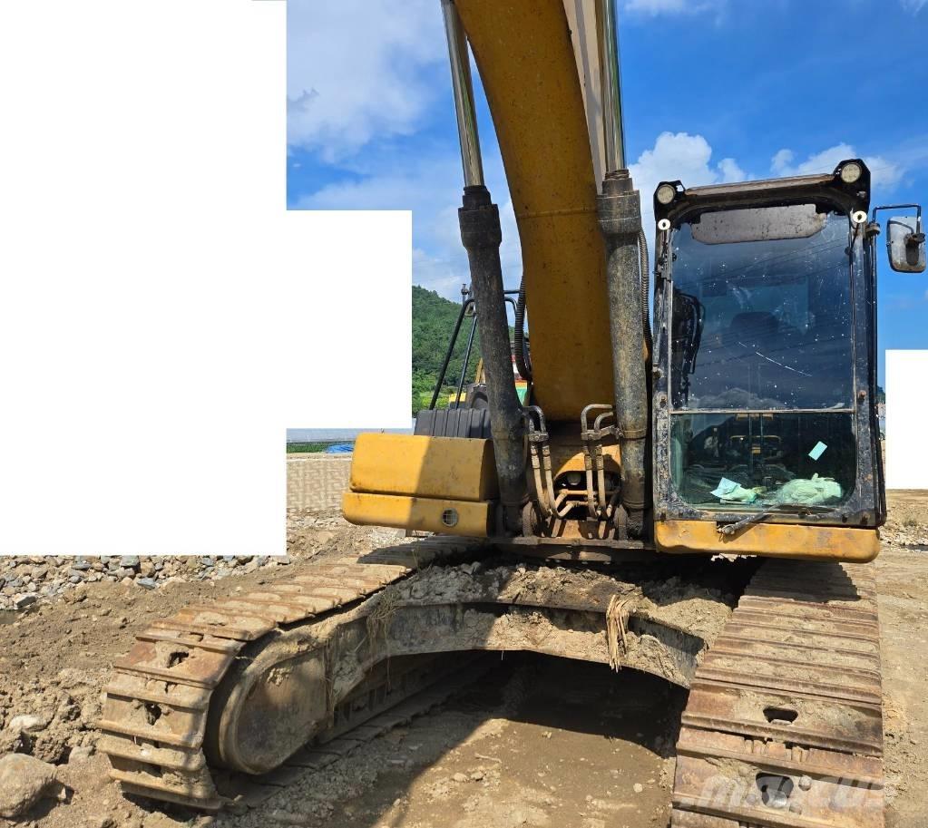 CAT 330 Bageri gusjeničari