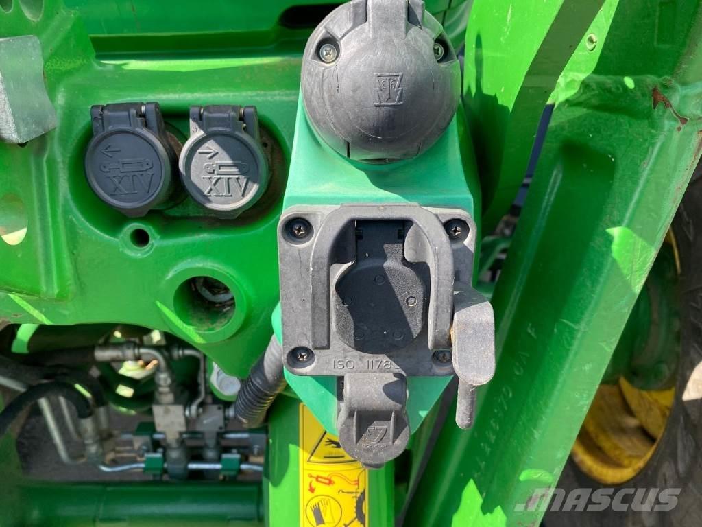 John Deere 6130 R Traktori