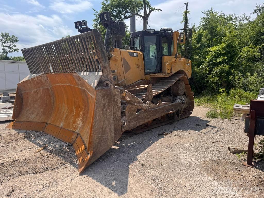 CAT D 8 T Buldožeri gusjeničari