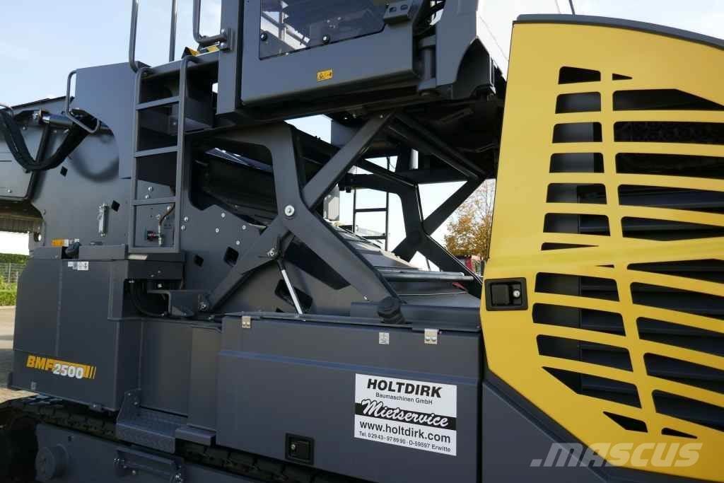 Bomag BMF 2500 M Hranilice