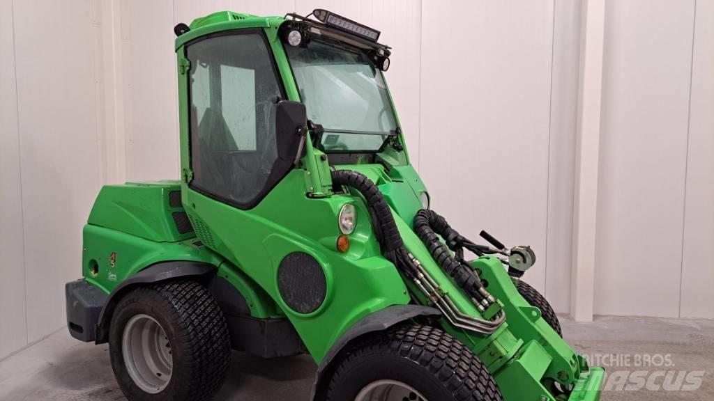 Avant 750 Skid steer mini utovarivači