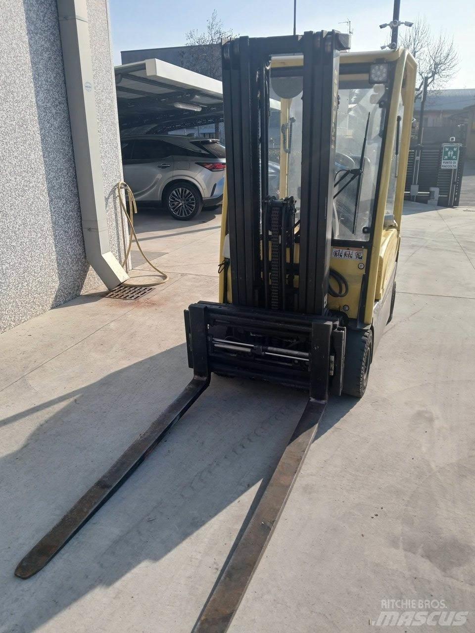 Hyster J1.6XNMWB Električni viličari
