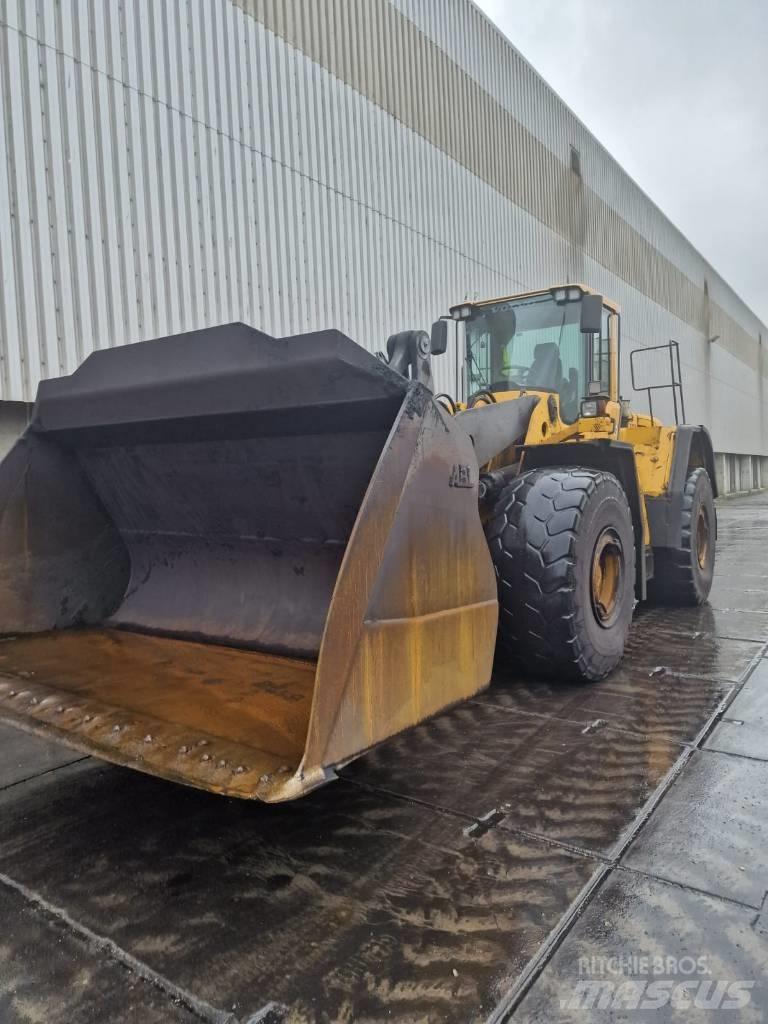 Volvo L 220 F Utovarivači na kotačima