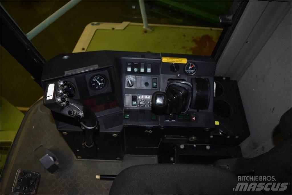 CLAAS Jaguar 820 Strojevi za krmu na vlastiti pogon
