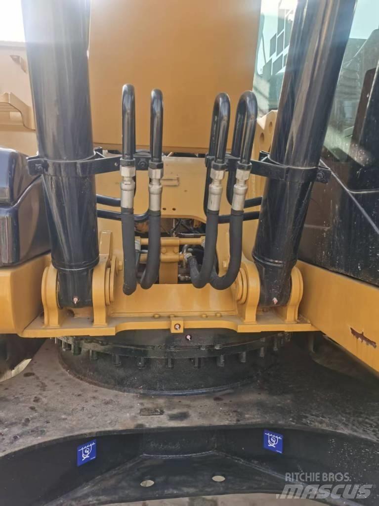 CAT 320d2 Bageri gusjeničari