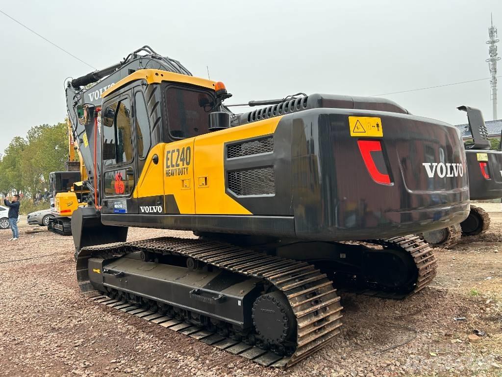 Volvo EC 240 Bageri gusjeničari