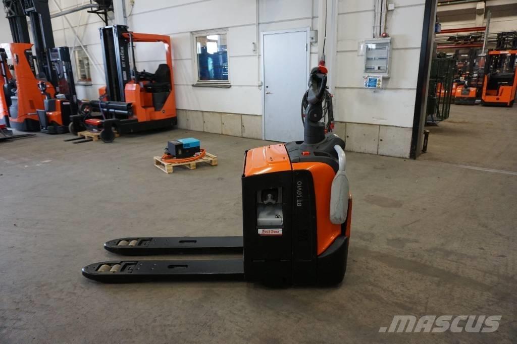 Toyota LPE220 Nisko podizni električni viličar sa platformu