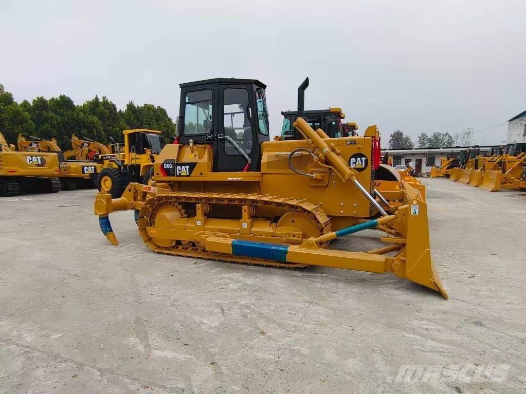CAT D6G Buldožeri gusjeničari