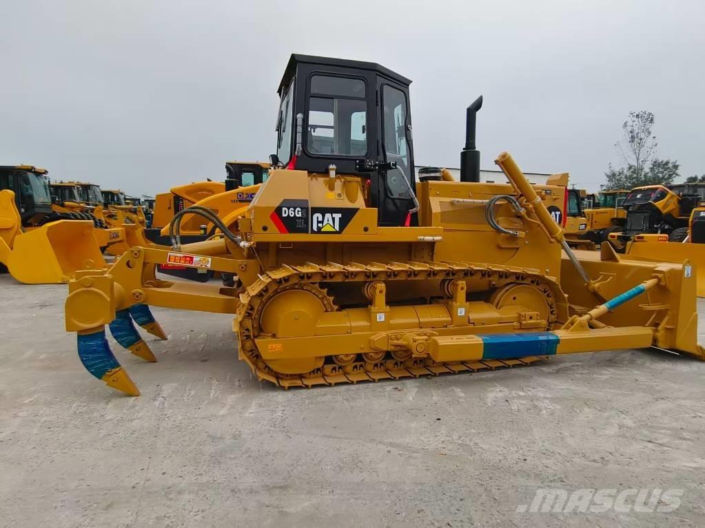 CAT D6G Buldožeri gusjeničari