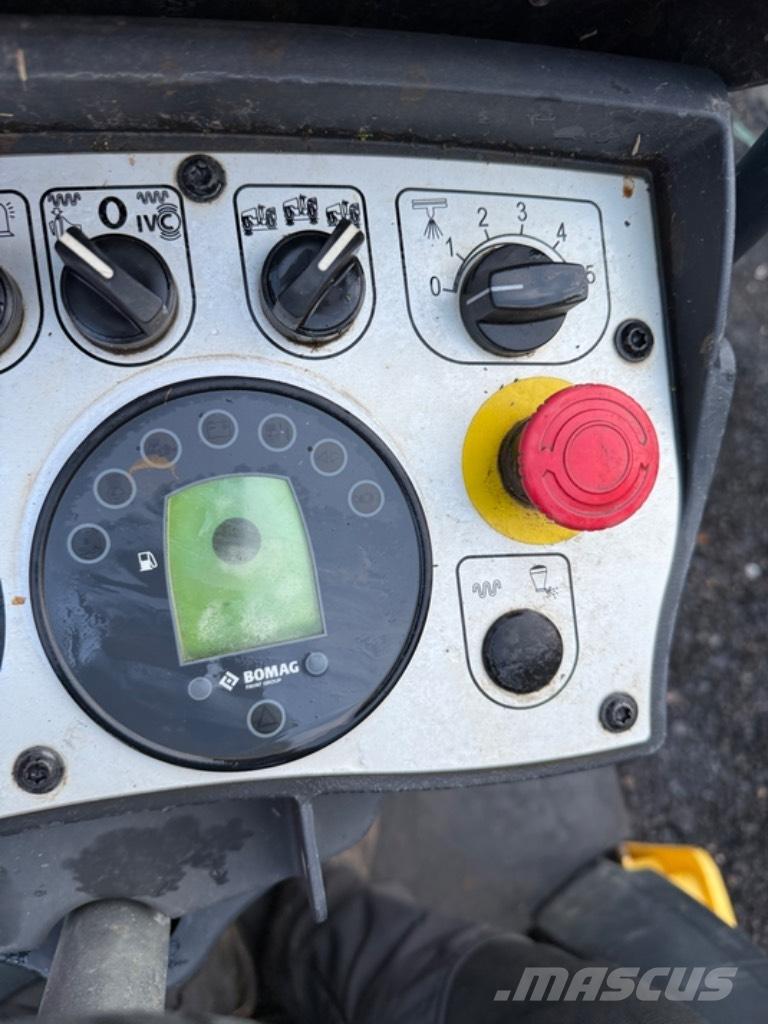 Bomag BW 120 AD-5 Valjci sa dvojnim bubnjem