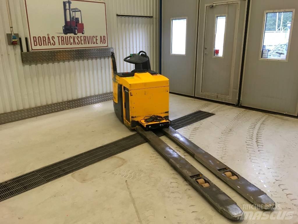 Jungheinrich ERE 225 Nisko podizni električni viličar sa platformu