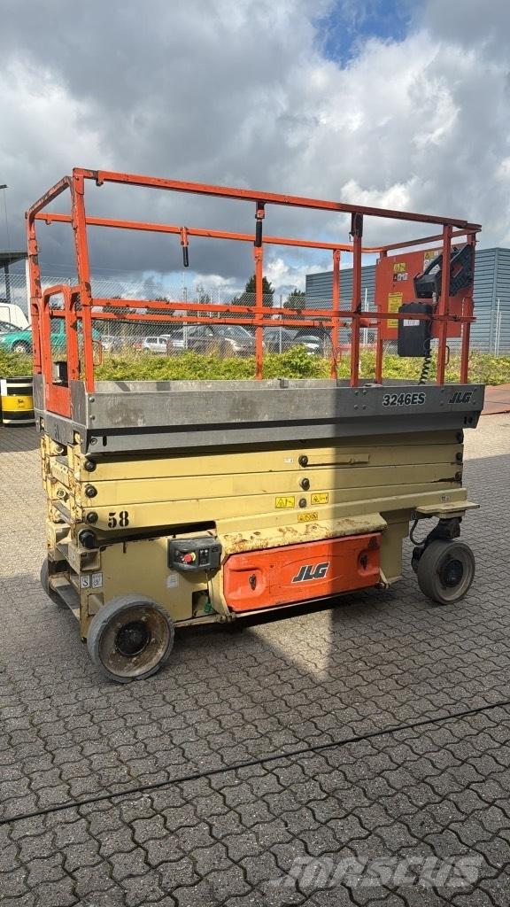 JLG 3246 ES Škaraste platforme