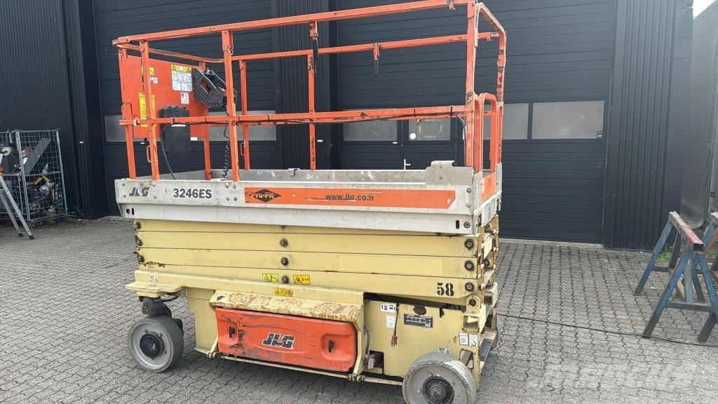 JLG 3246 ES Škaraste platforme