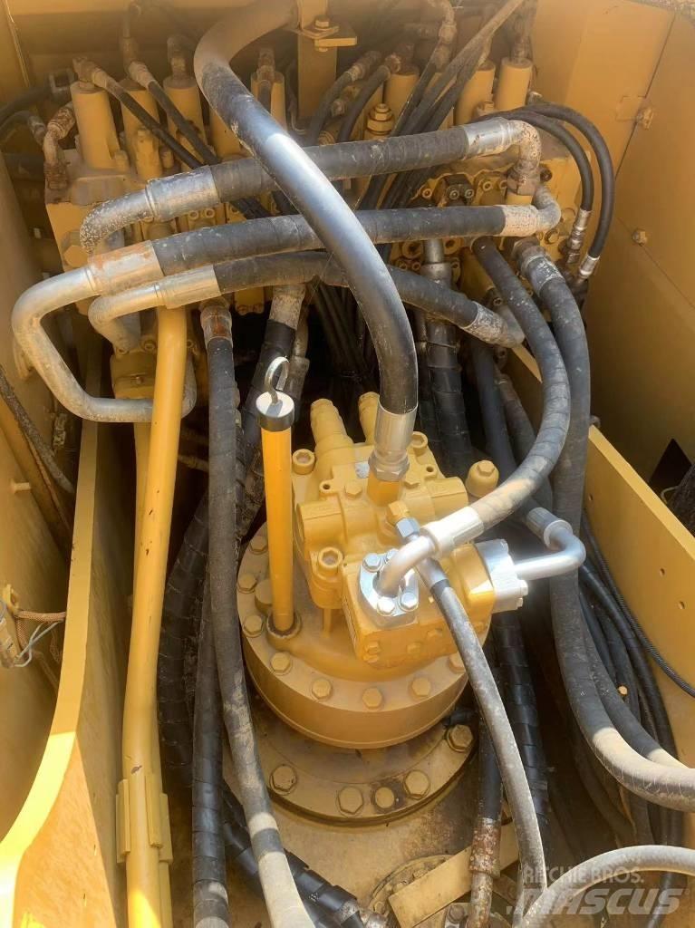 CAT 323 D L Bageri gusjeničari