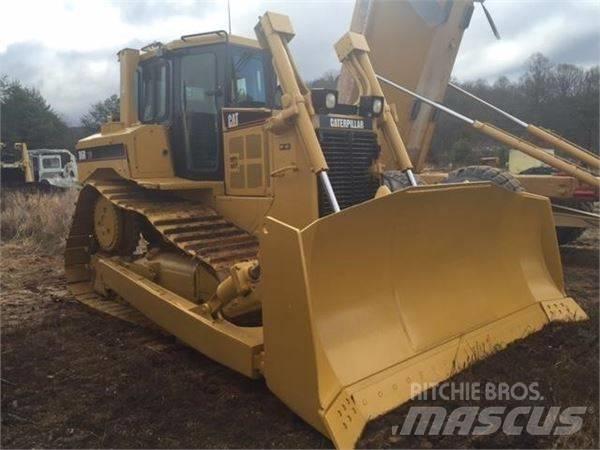 CAT D 6 R Buldožeri gusjeničari