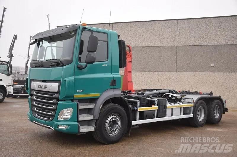 DAF CF 480 Rol kiper kamioni s kukama za dizanje