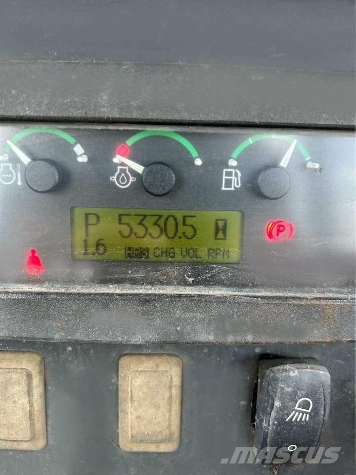 John Deere 650 JLT Buldožeri gusjeničari