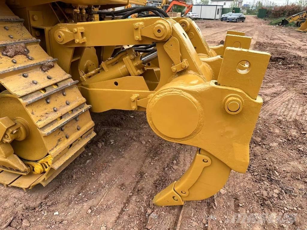 CAT D8R Buldožeri gusjeničari